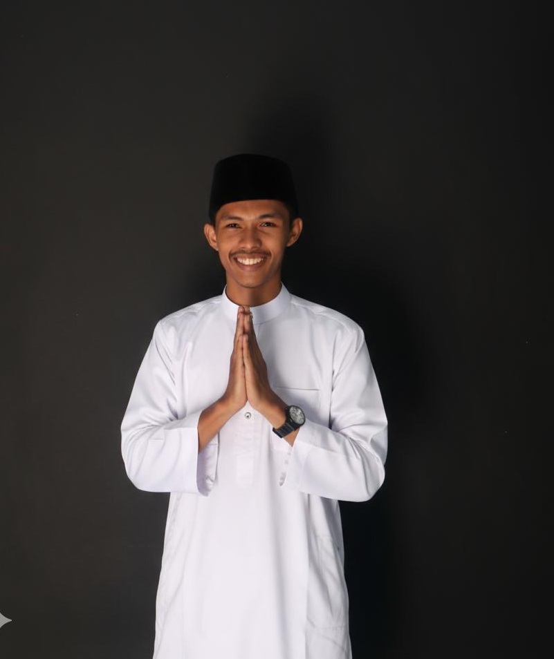 Randi Dwi Satria,S.IP